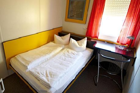 Motel Pelikan Dettelbach Eksteriør billede
